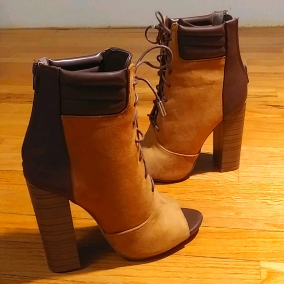 Shoes - Picture 1 of 4